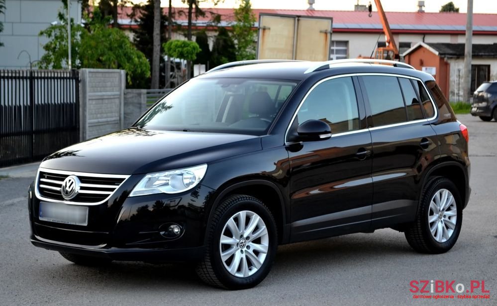 2010' Volkswagen Tiguan photo #4
