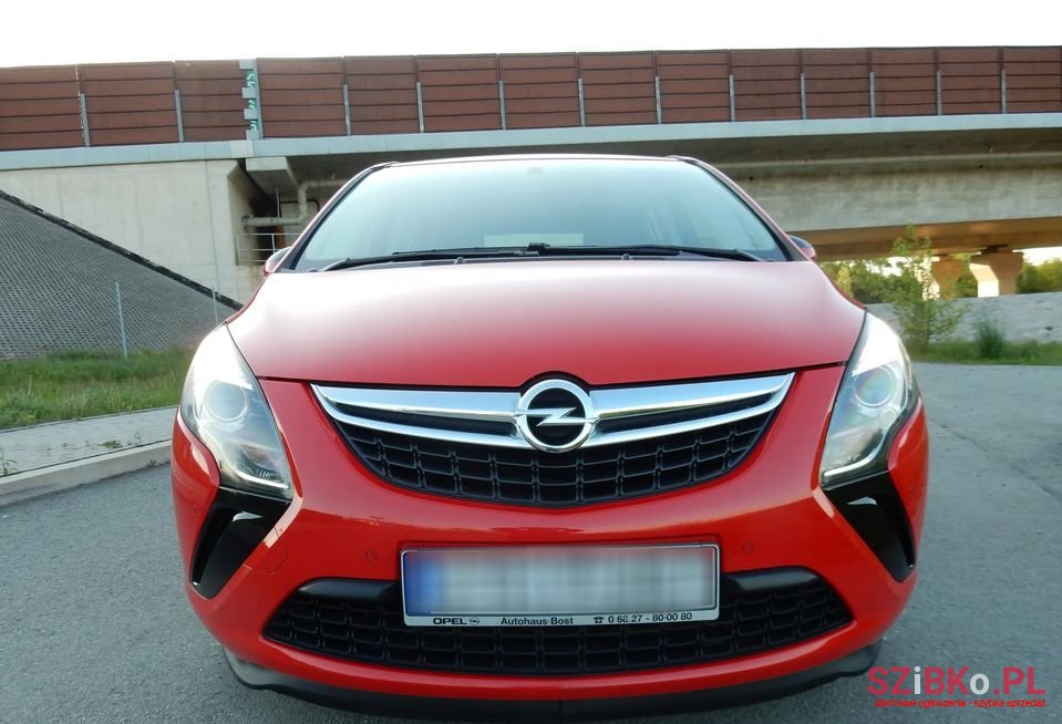 2016' Opel Zafira photo #2
