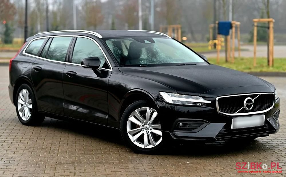 2021' Volvo V60 D3 Momentum Pro photo #2