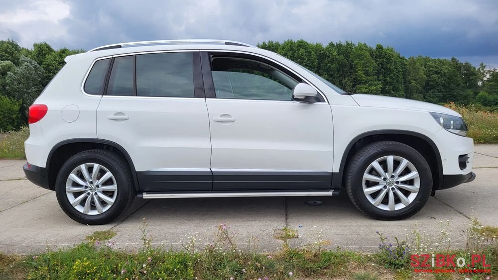 2012' Volkswagen Tiguan photo #3