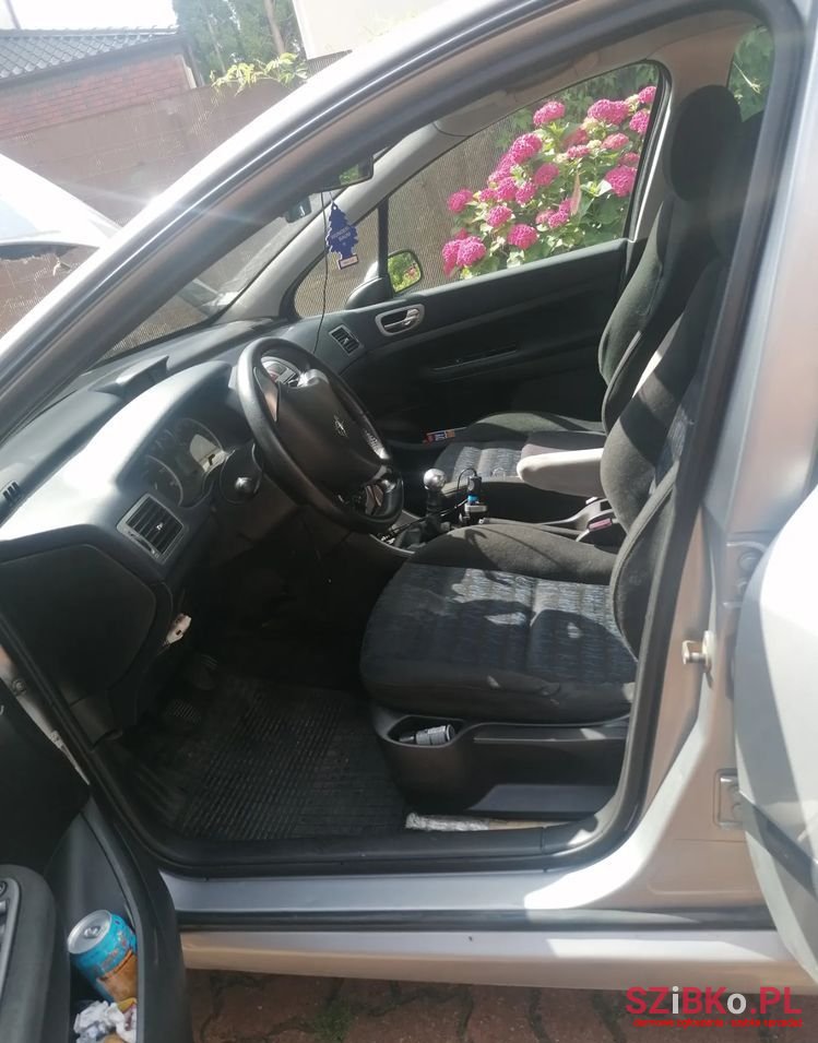 2001' Peugeot 307 2.0 Hdi photo #6