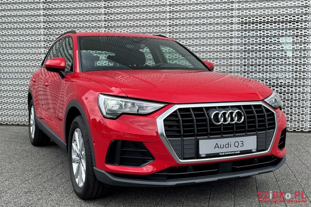 2022' Audi Q3 photo #2