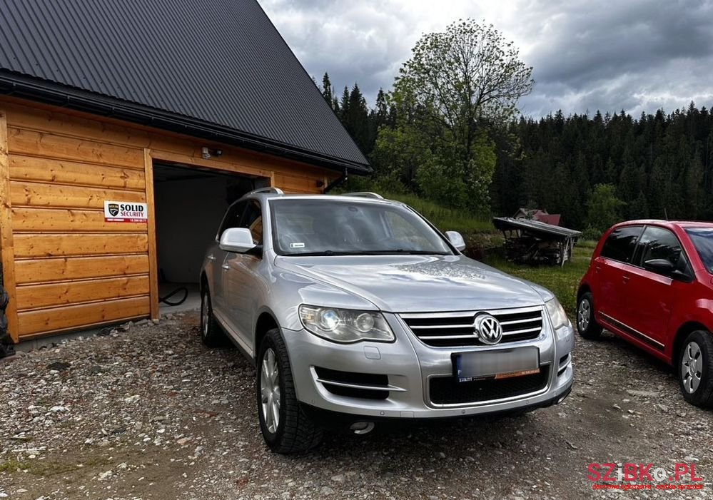 2008' Volkswagen Touareg photo #1