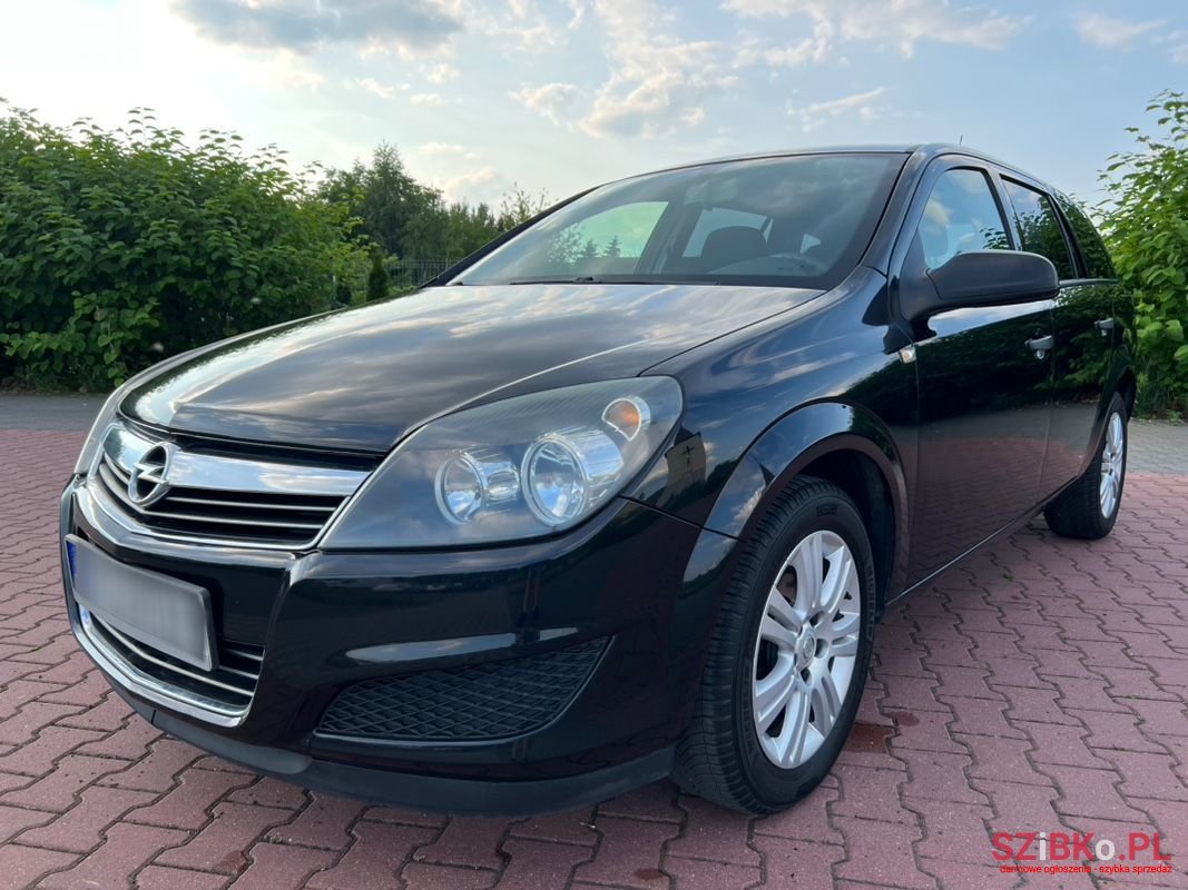 2009' Opel Astra photo #1