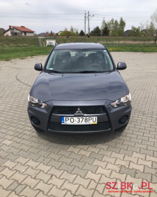 2010' Mitsubishi Outlander photo #5