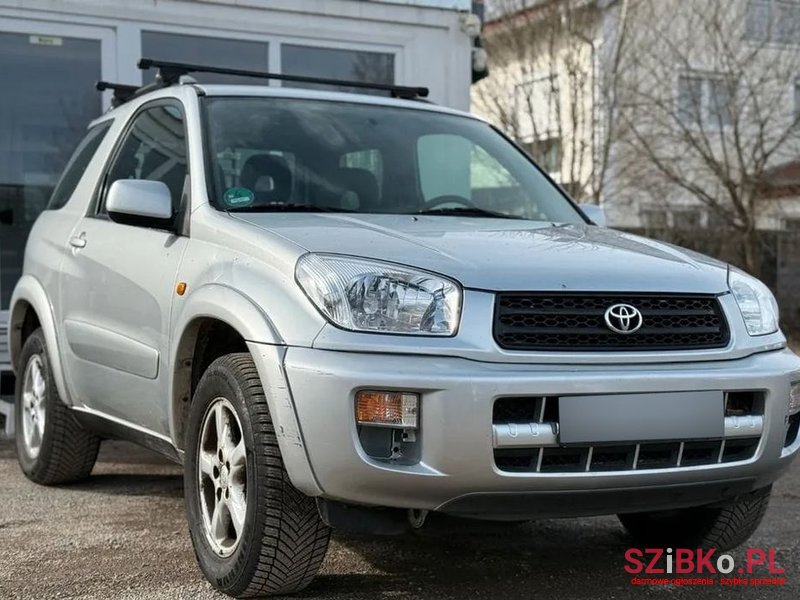 2002' Toyota RAV4 4X4 photo #1