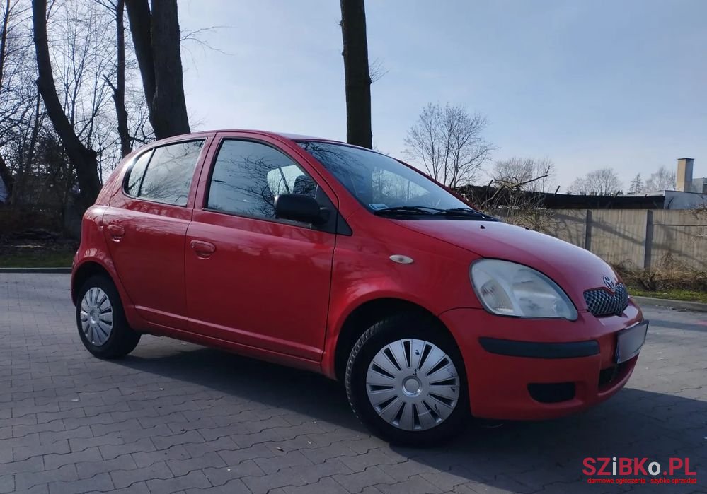 2005' Toyota Yaris 1.0 Terra Plus photo #2