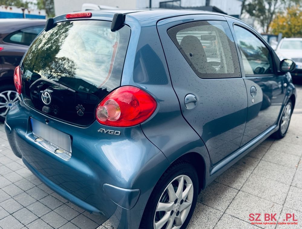 2009' Toyota Aygo Coolblue photo #3