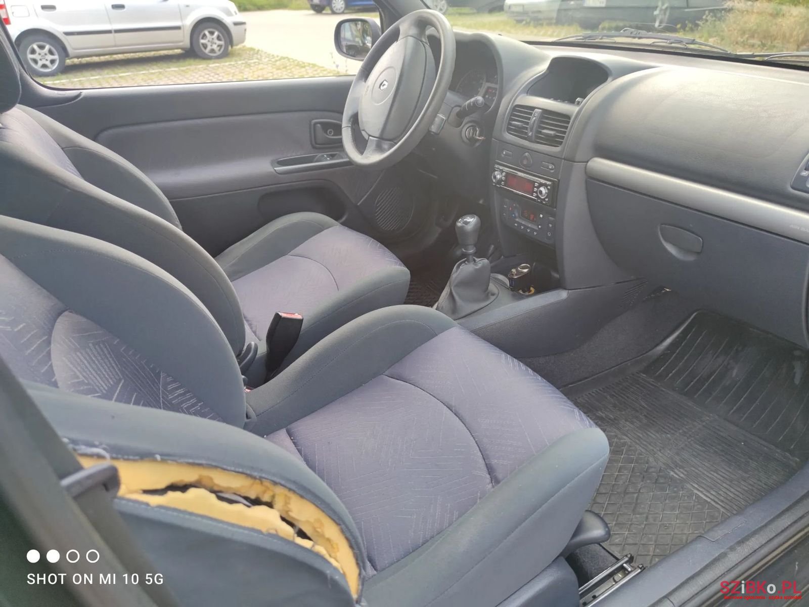 2002' Renault Clio photo #3