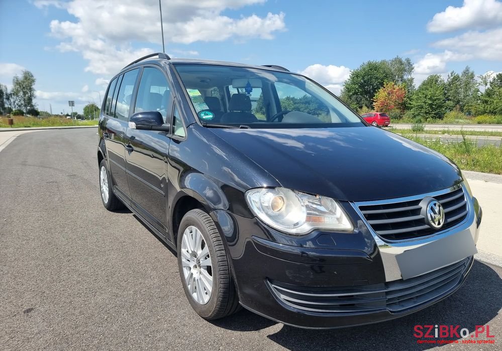 2006' Volkswagen Touran photo #1