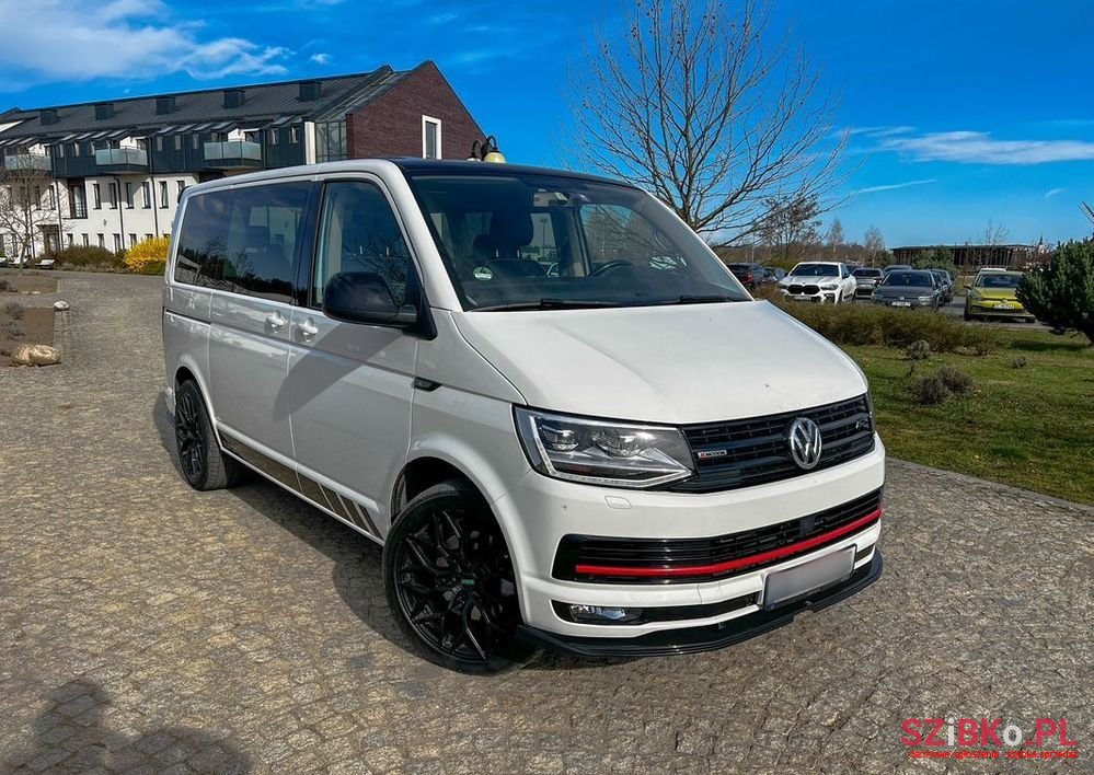 2018' Volkswagen Multivan photo #1