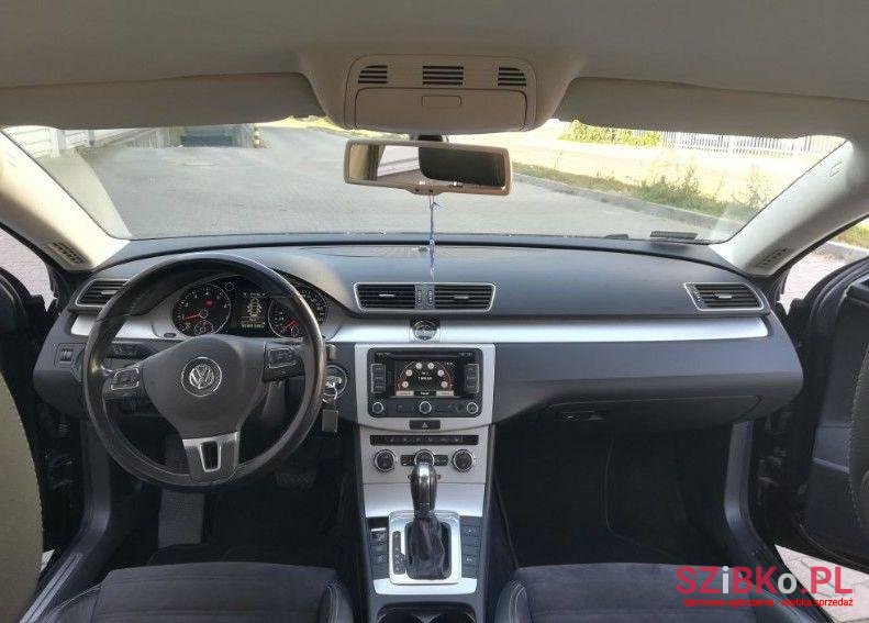 2012' Volkswagen Passat photo #2