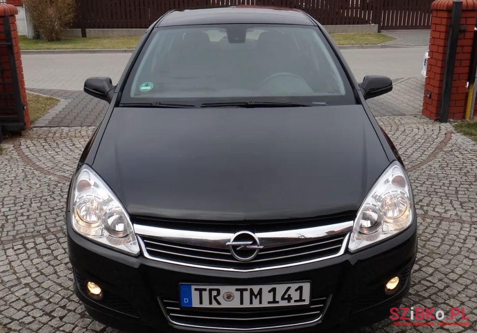 2007' Opel Astra photo #2
