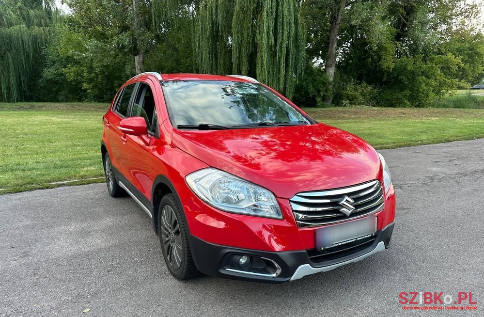 2016' Suzuki SX4 photo #1
