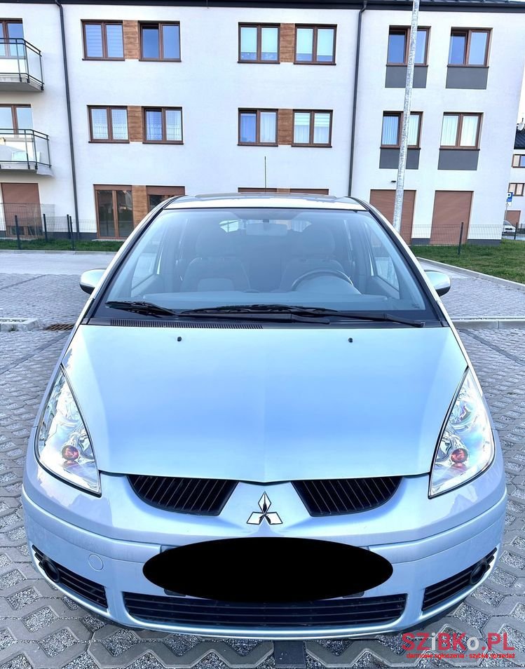 2007' Mitsubishi Colt photo #5