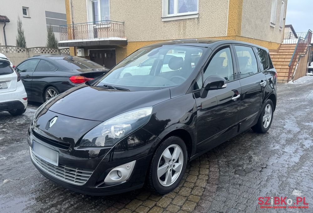 2011' Renault Grand Scenic photo #1