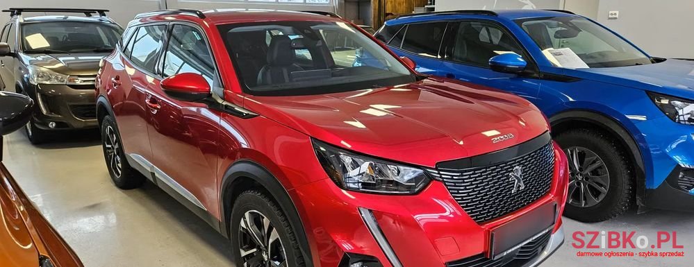 2020' Peugeot 2008 photo #3