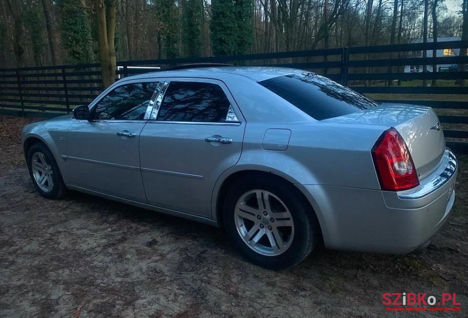 2005' Chrysler 300C photo #6