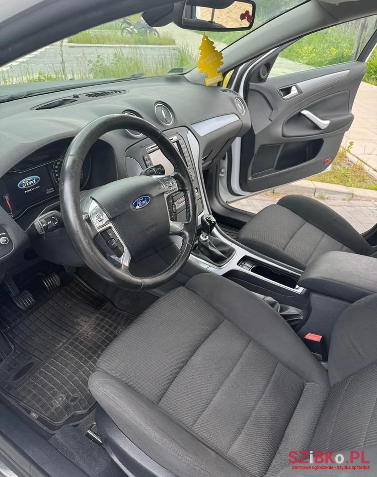 2011' Ford Mondeo photo #5