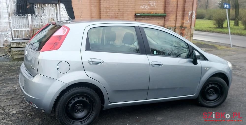 2009' Fiat Grande Punto photo #4