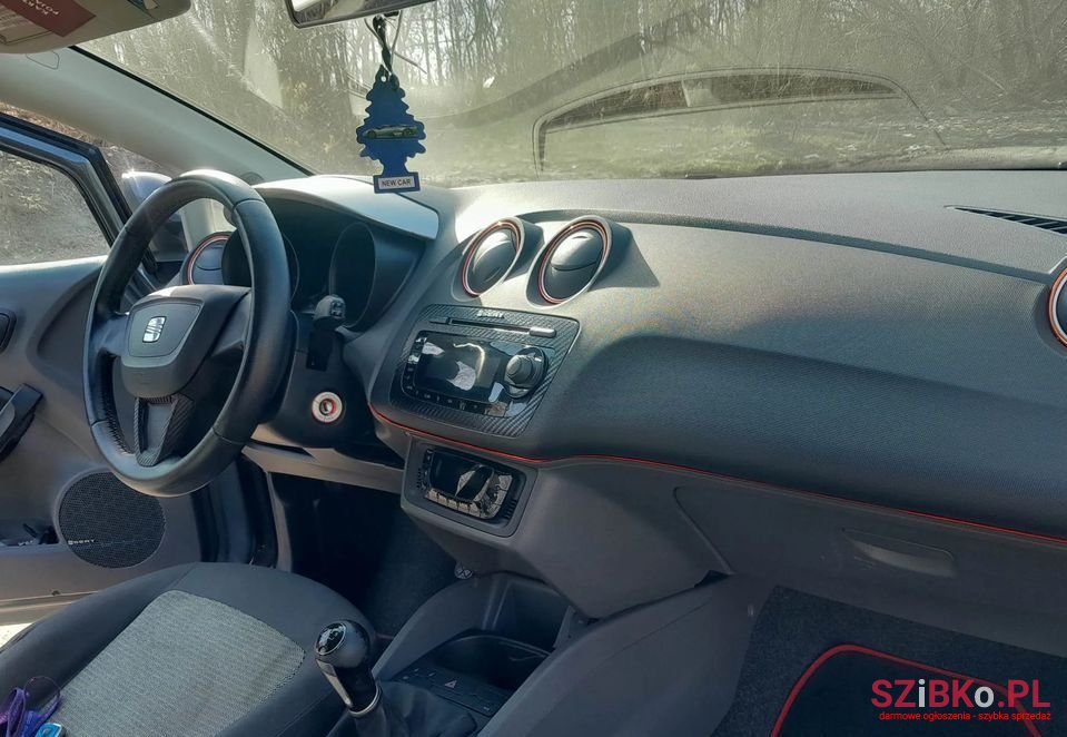 2009' SEAT Ibiza photo #6