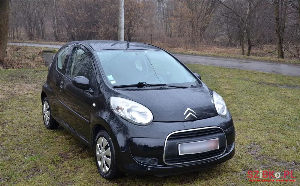 2010' Citroen C1 1.0 Attraction photo #2