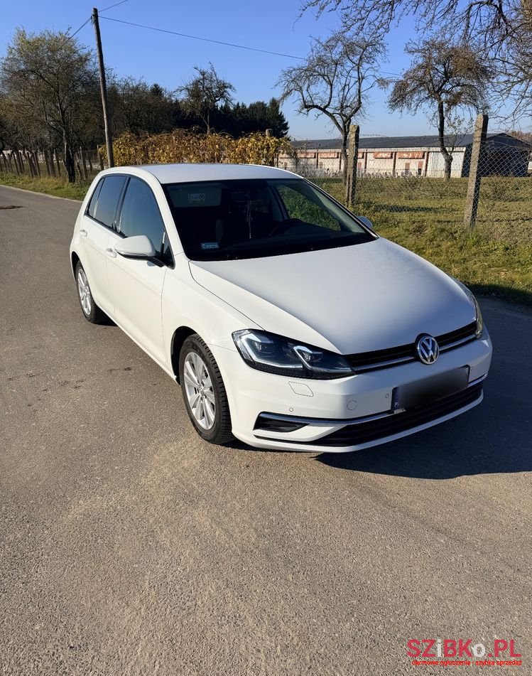 2017' Volkswagen Golf photo #3