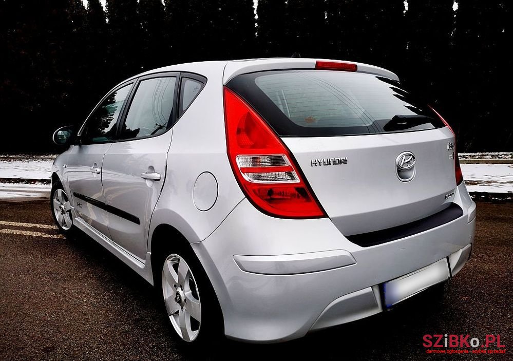 2010' Hyundai i30 photo #3