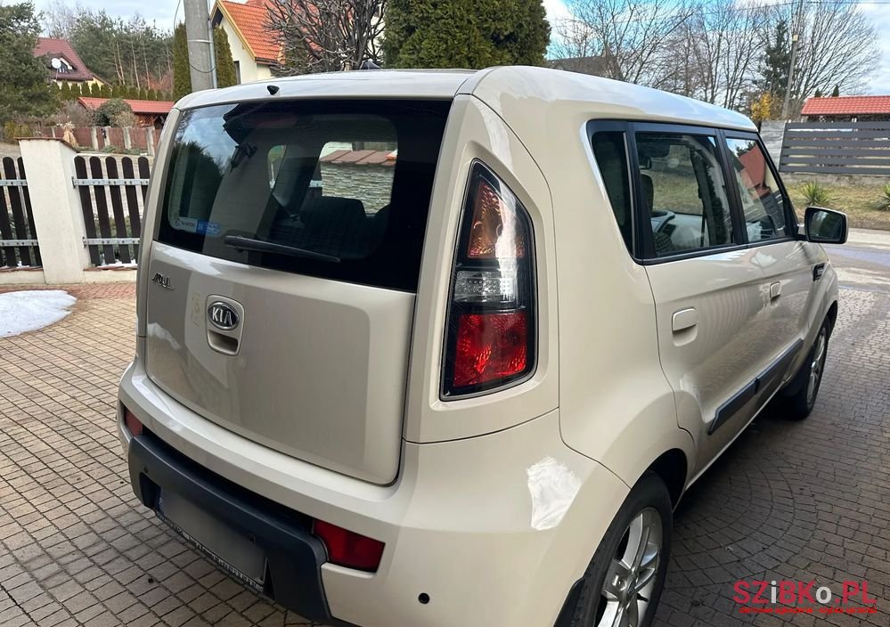 2010' Kia Soul 1.6 L photo #5