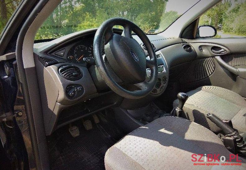 2004' Ford Focus photo #2