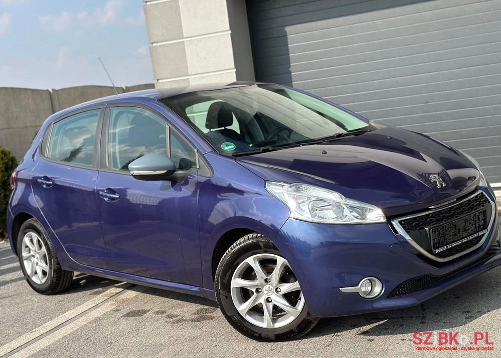 2012' Peugeot 208 1.4 Vti Allure photo #3