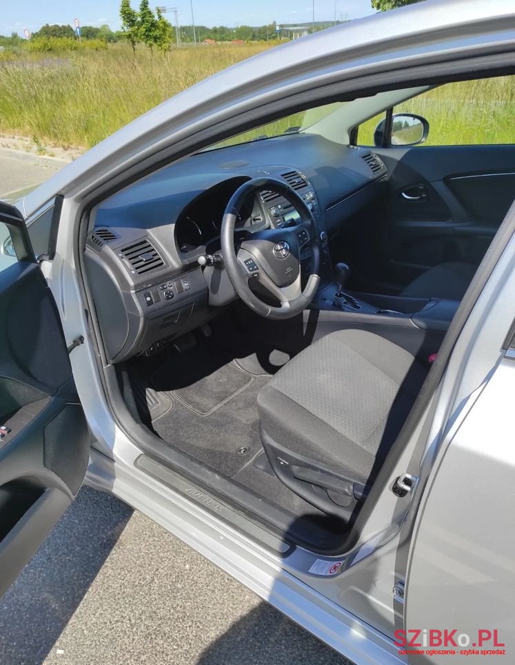 2009' Toyota Avensis photo #6