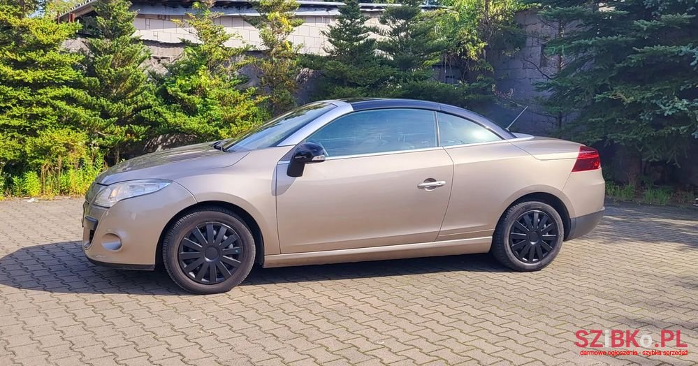 2011' Renault Megane Cc 1.9 Dci Privilege photo #2