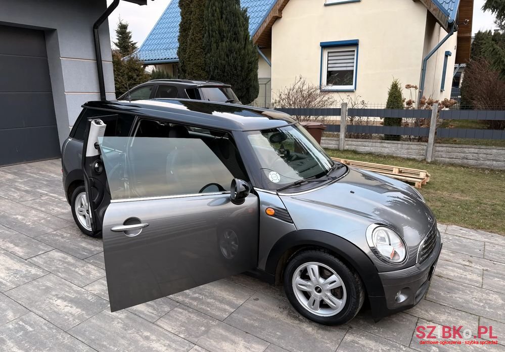 2010' MINI Clubman Cooper D photo #3