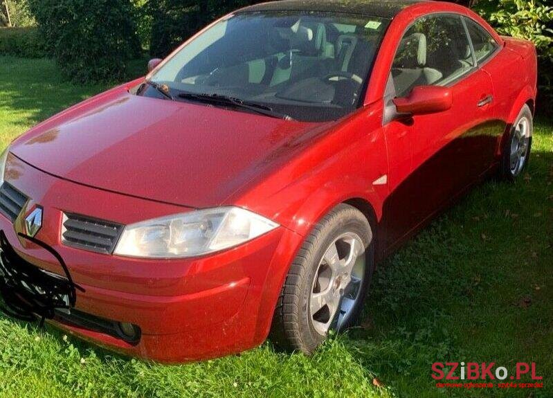 2004' Renault photo #1