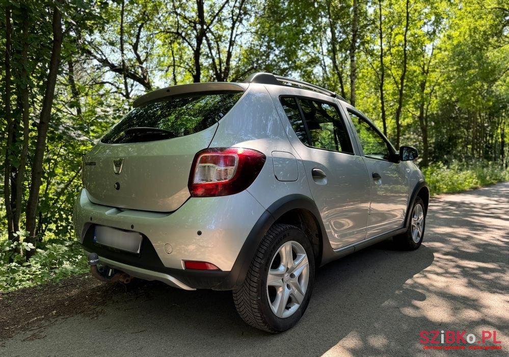 2013' Dacia Sandero Stepway photo #2