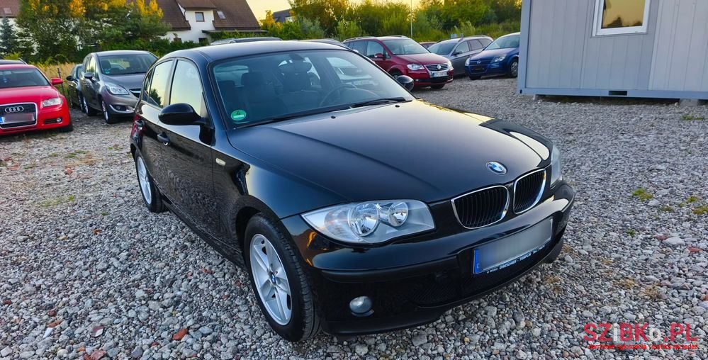 2005' BMW 1 Series 116I photo #4