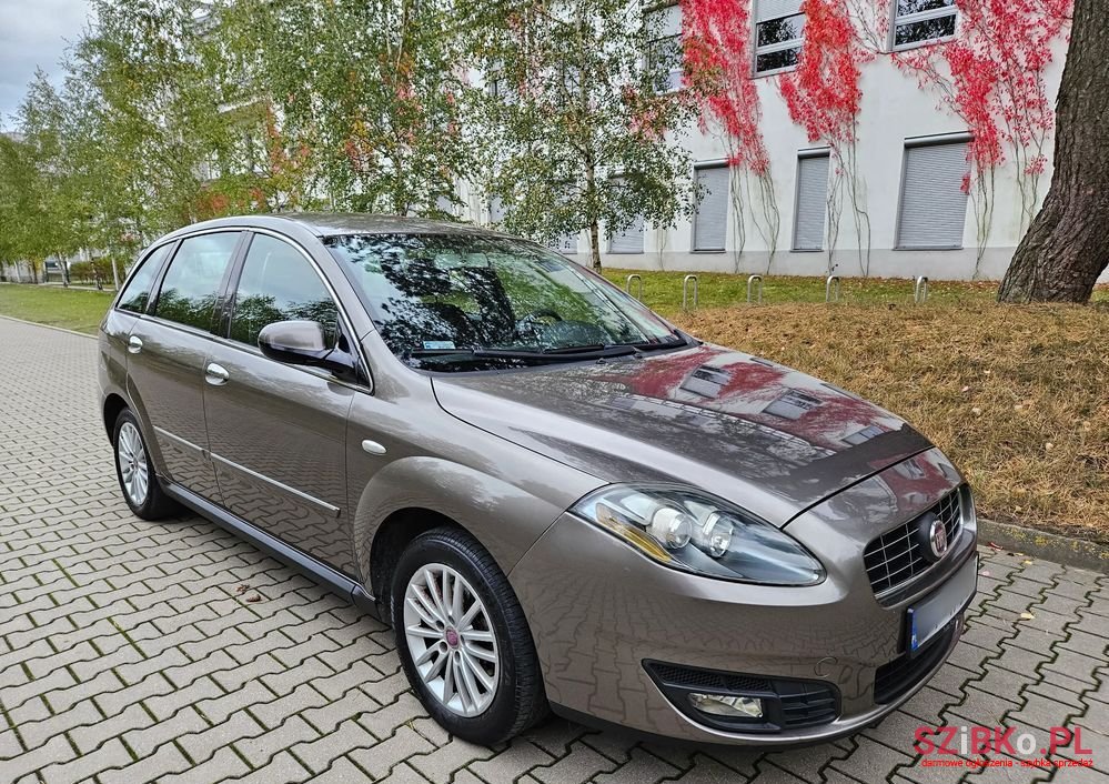 2009' Fiat Croma photo #2