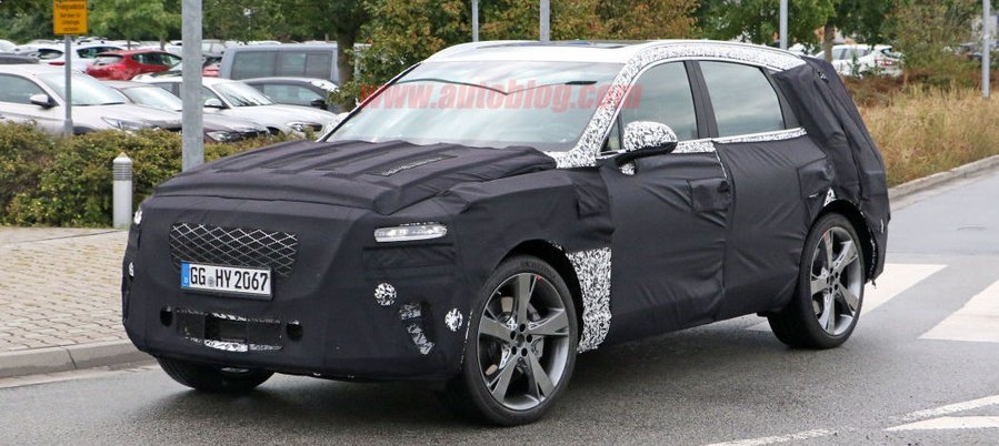Genesis GV80 SUV spied showing off its production lights
