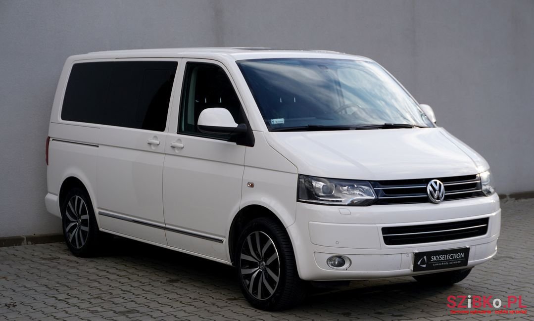 2015' Volkswagen Multivan photo #1