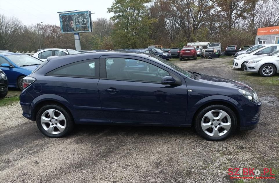 2005' Opel Astra Sport photo #3