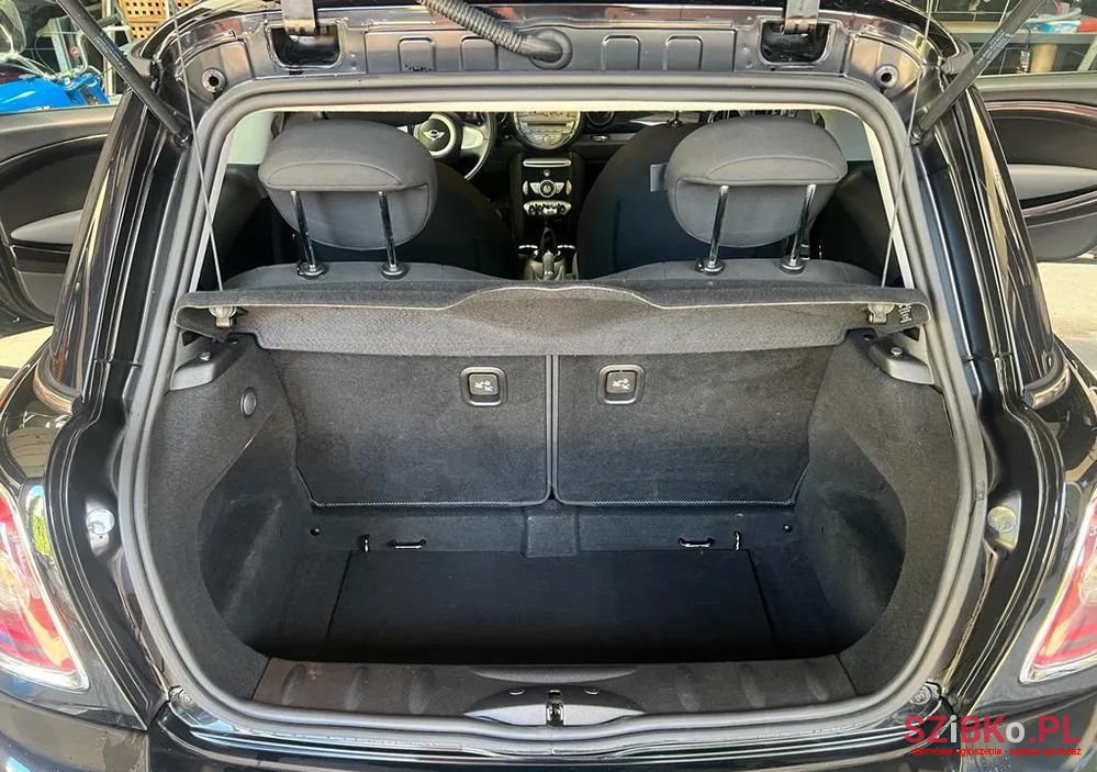 2009' MINI Cooper photo #2