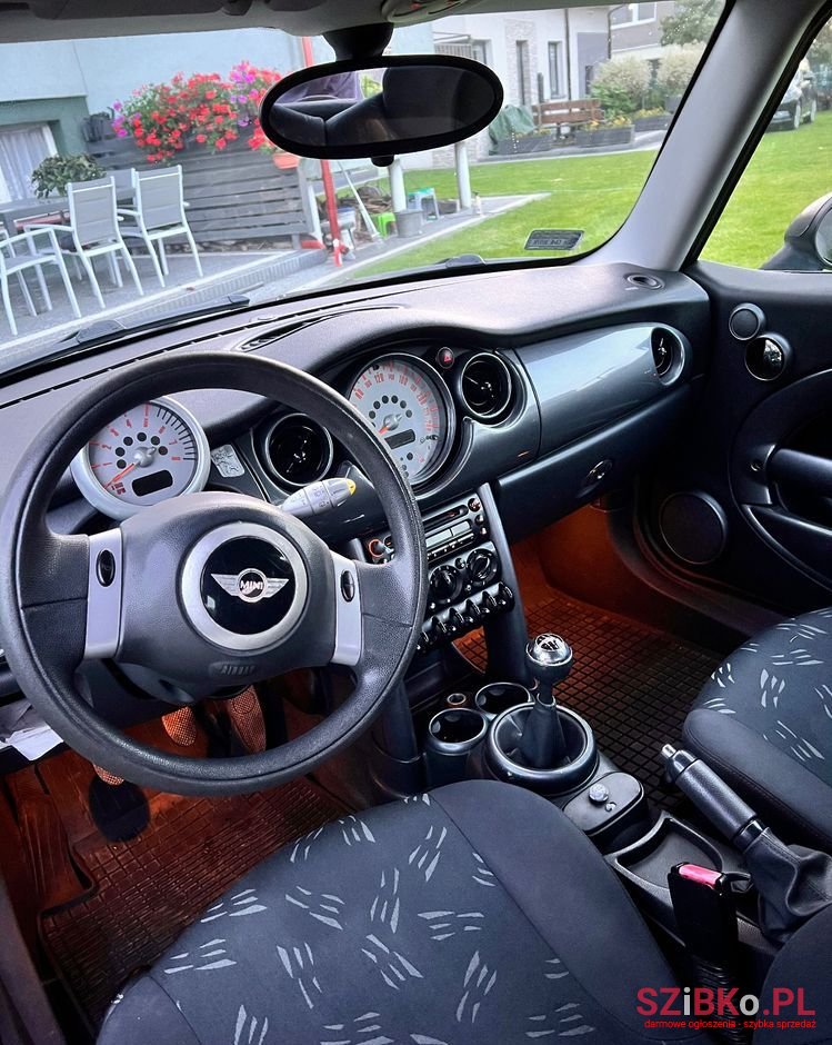 2005' MINI One Standard photo #6