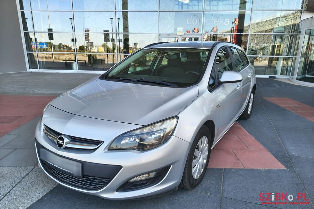 2013' Opel Astra photo #1