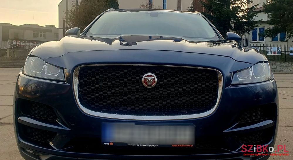 2018' Jaguar F-Pace 2.0 I4D Awd Prestige photo #4