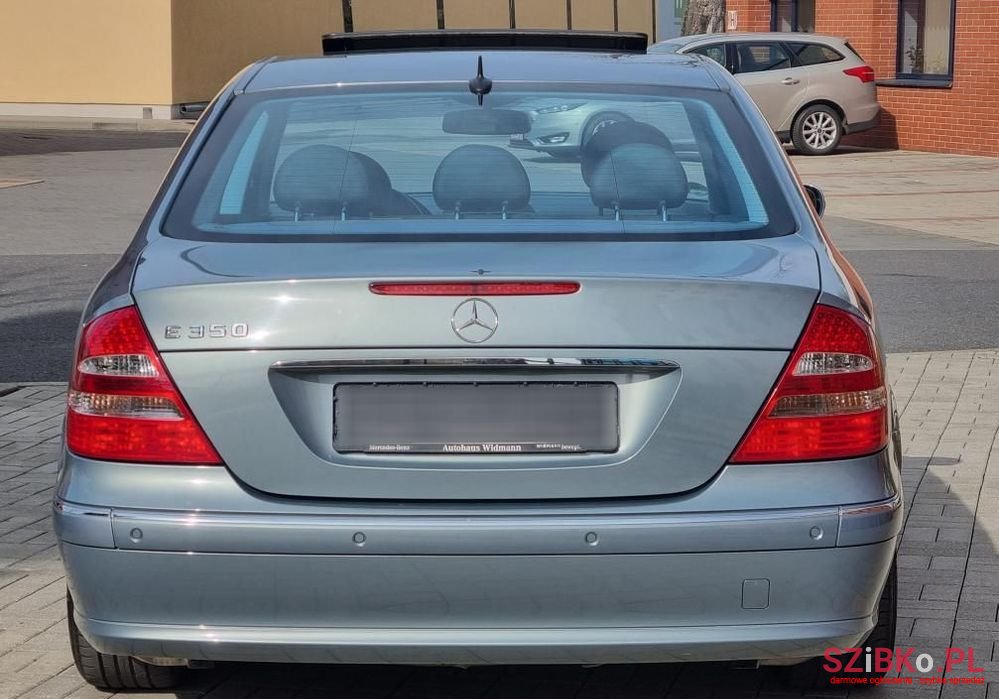 2005' Mercedes-Benz E-Class 350 T photo #4