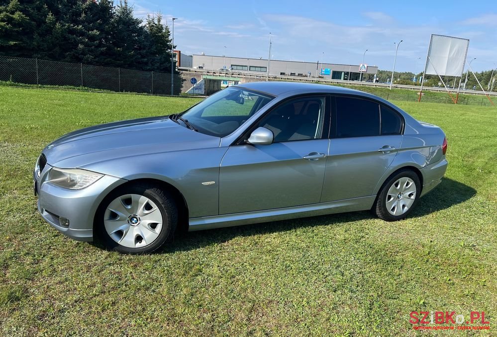 2009' BMW 3 Series 318I Edition Lifestyle photo #2
