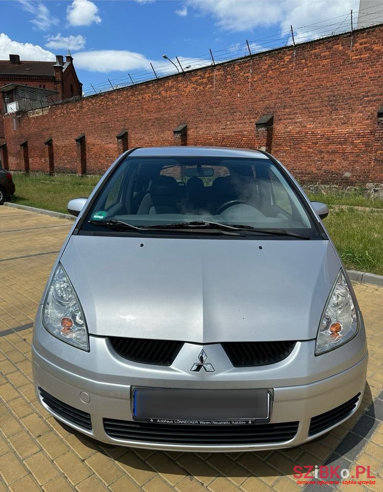 2006' Mitsubishi Colt photo #6
