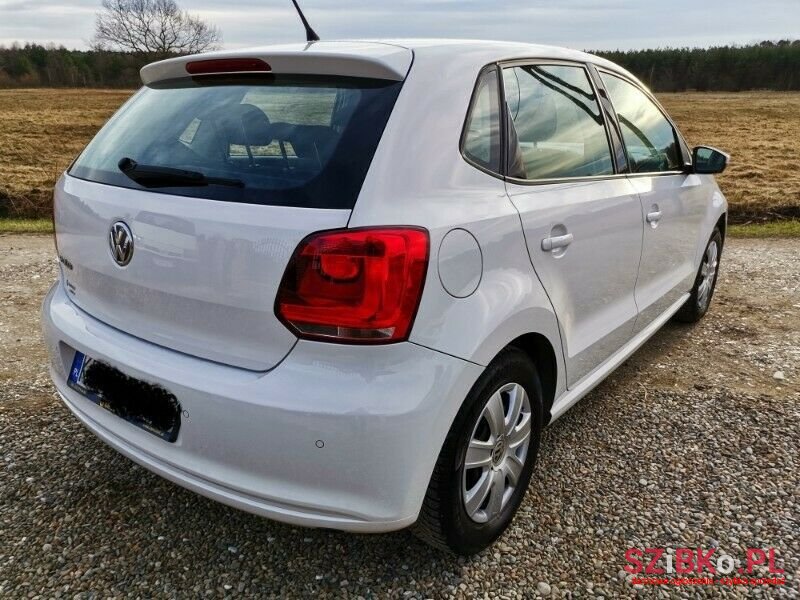 2013' Volkswagen Polo photo #3