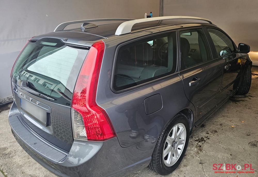 2011' Volvo V50 photo #5